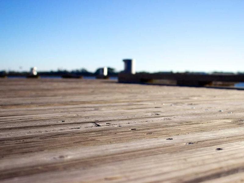 Оклейка витрины магазина